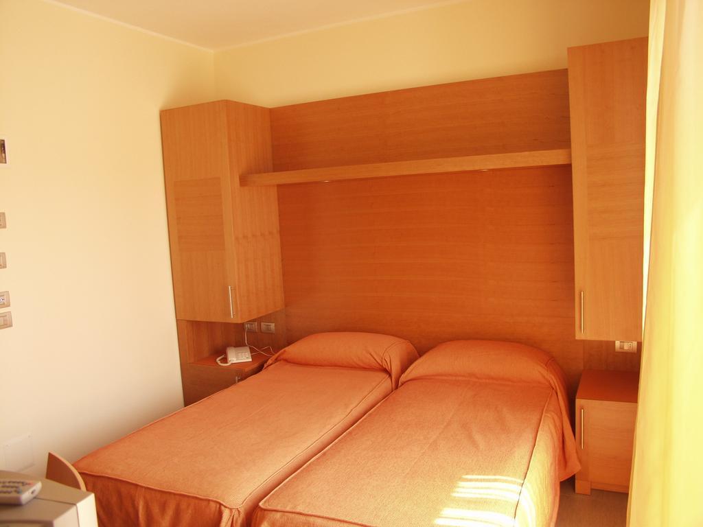 Hotel Coppe Jesolo Exteriör bild