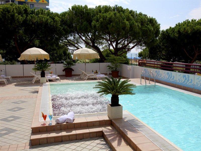 Hotel Coppe Jesolo Exteriör bild