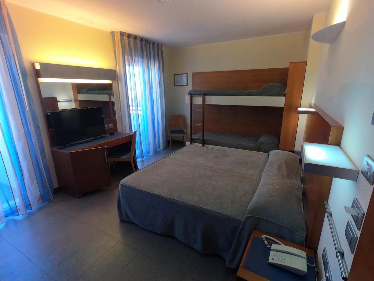 Hotel Coppe Jesolo Exteriör bild