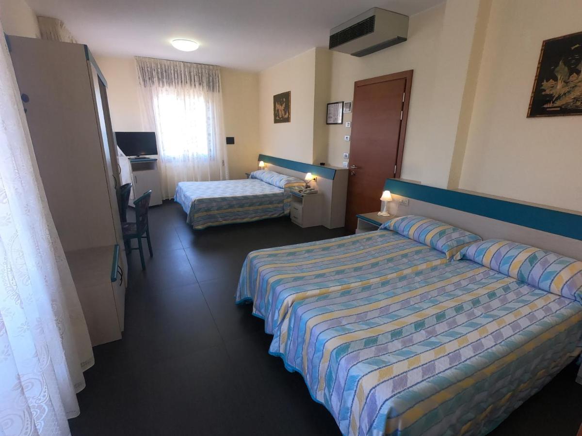 Hotel Coppe Jesolo Exteriör bild